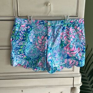 Lilly Pulitzer buttercup stretch short in full bloom size 16